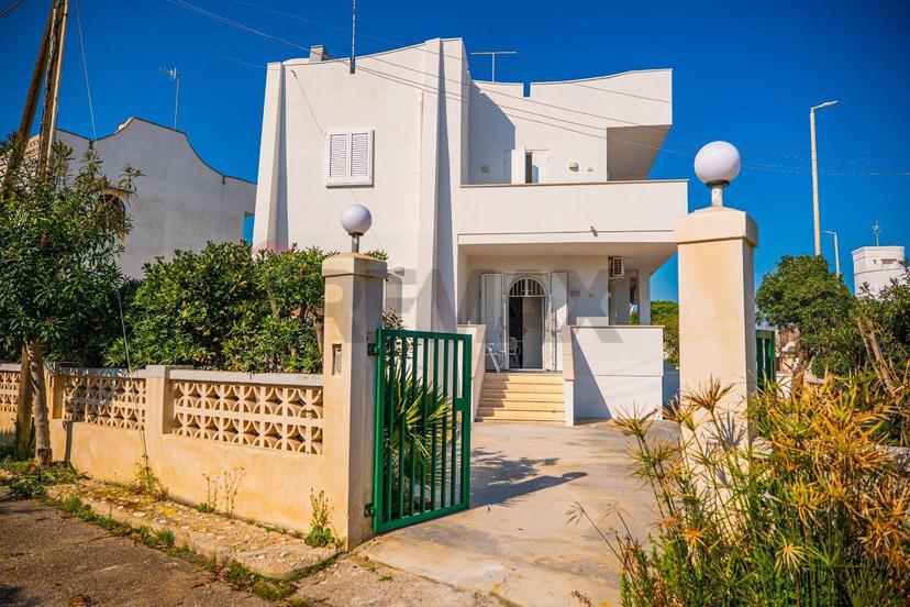 Villa in Via Calarena, Mola di Bari — foto 2 di 5