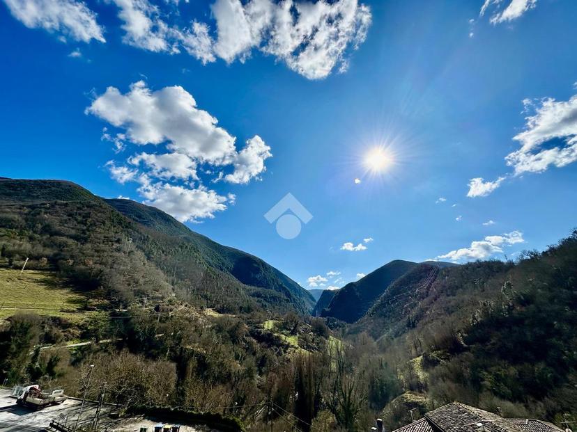 Casa indipendente in Via Santa Caterina 20, Cerreto di Spoleto — foto 3 di 5