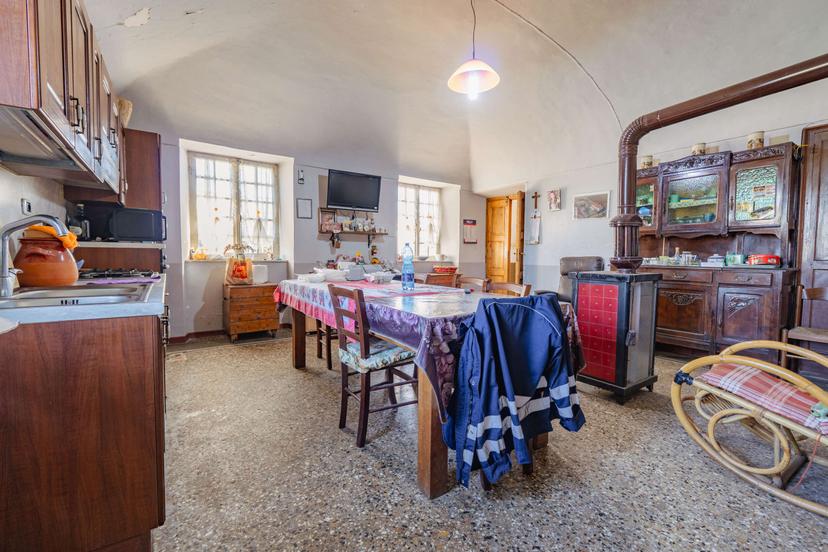 Rustico in Via Galavardiera 8, Cumiana