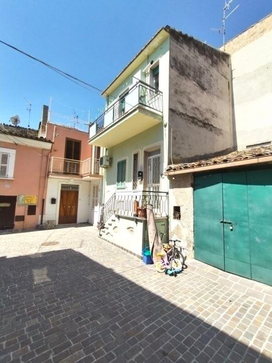 Casa indipendente in Via Rione De Felice 40, Cepagatti