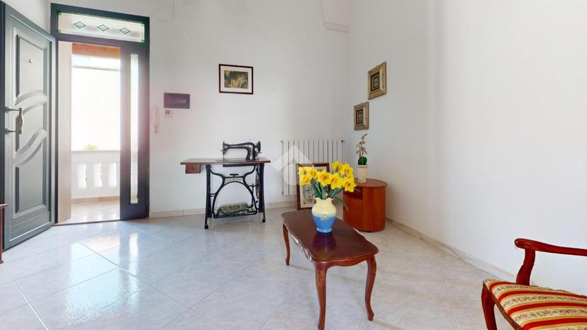 Casa indipendente in Via Monte Grappa, Oria