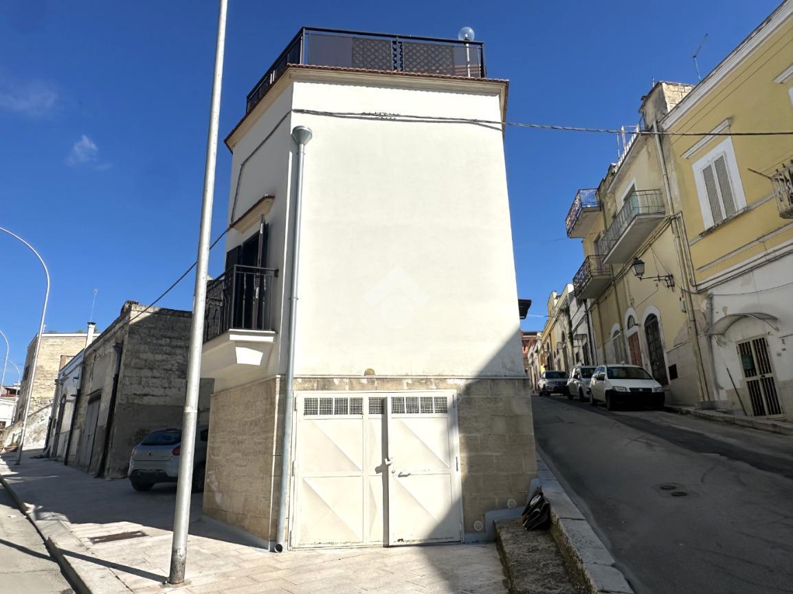Casa indipendente in Via Ludovico Ariosto 32, Canosa di Puglia