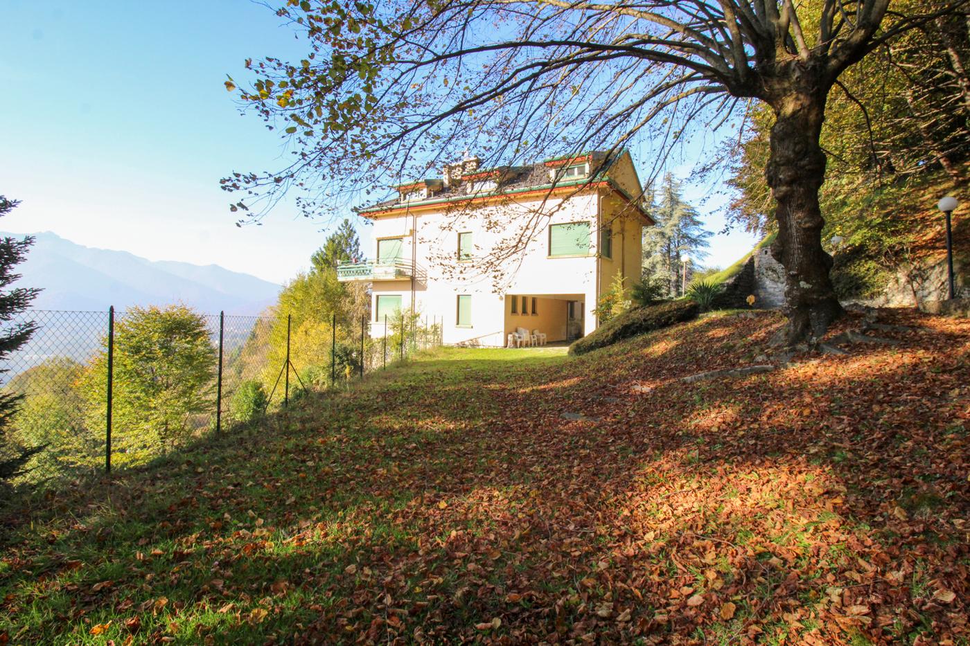 Mansarda in Località Caslé 1, Alta Valle Intelvi