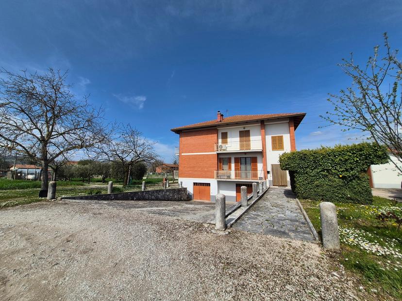 Appartamento in Via Giuseppe Salvatore Asta 50, Gubbio — foto 3 di 5
