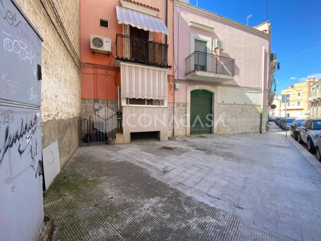 Casa indipendente in Via Palestro, Barletta