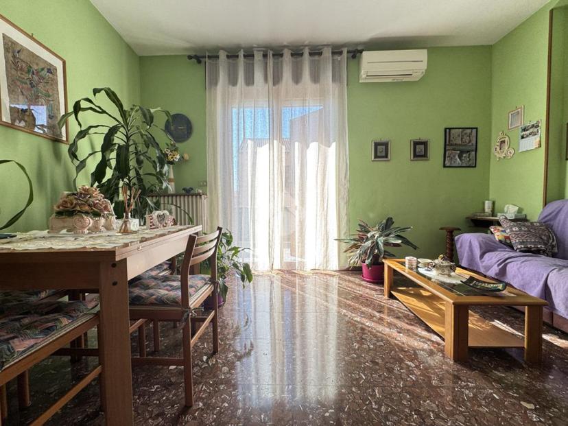 Villa in Via G. Carducci 59, Cameri — foto 3 di 5