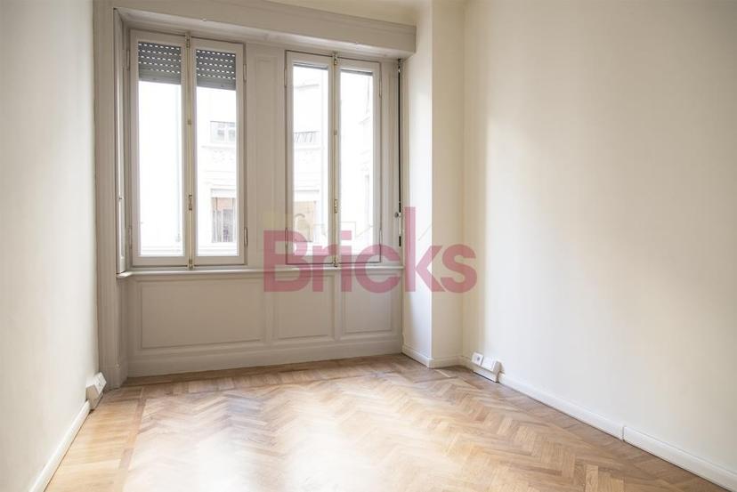 Villa bifamiliare in Via Cesare Battisti 8, Milano — foto 2 di 5