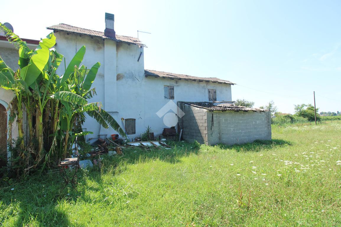 Rustico in Via Calleselle, Fontanelle