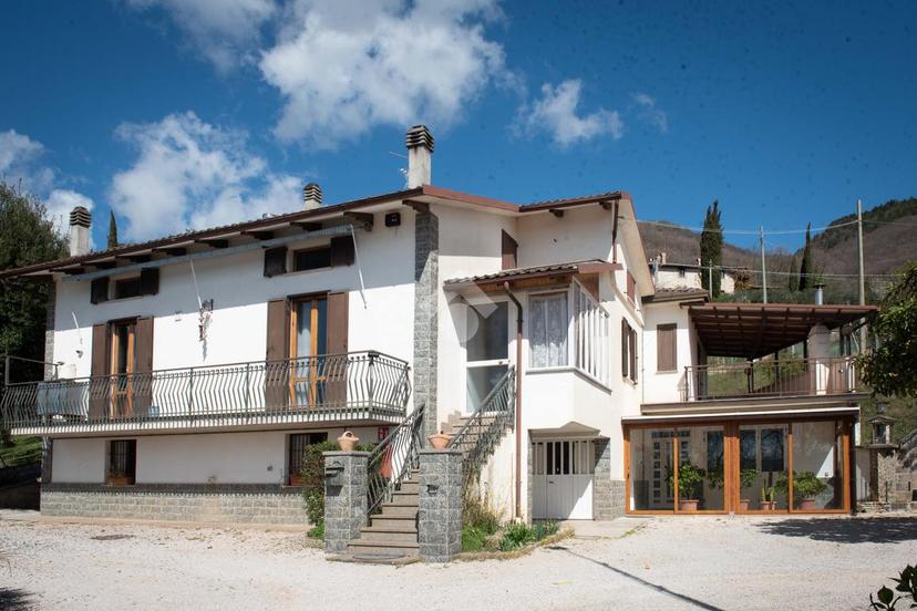 Casa indipendente in Frazione Semonte, Gubbio — foto 2 di 5