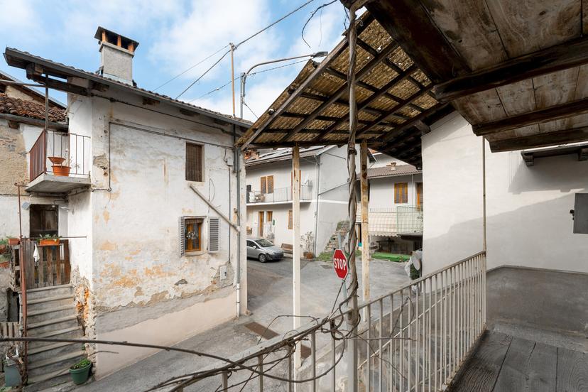 Casa indipendente in Via Villa 14, Brondello — foto 3 di 5