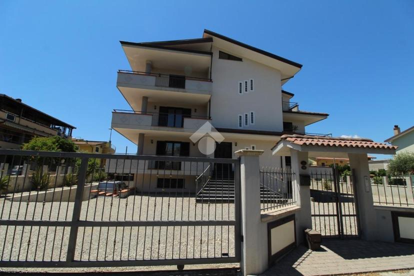 Trilocale in Via U. Foscolo 00, Montalto Uffugo — foto 4 di 5