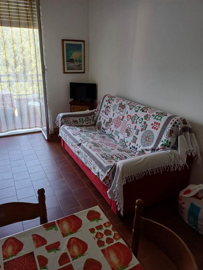 Monolocale in Viale Litoraneo 241, Sarzana