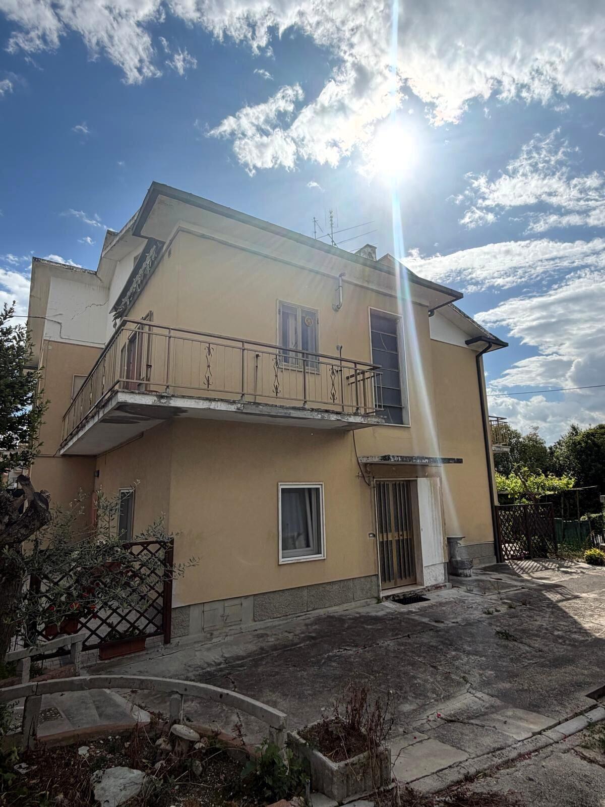 Villa a schiera, Senigallia