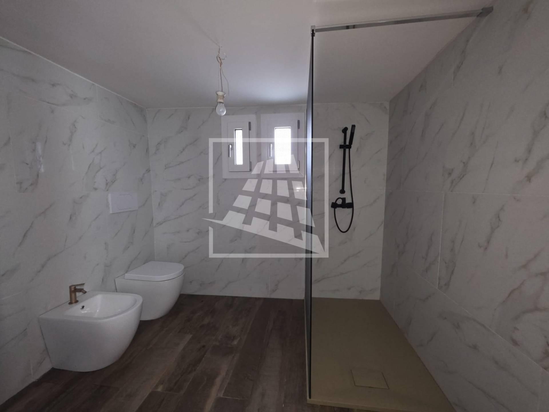 Casa indipendente in Via Benedetto Spinozza 12, Reggio nell'Emilia