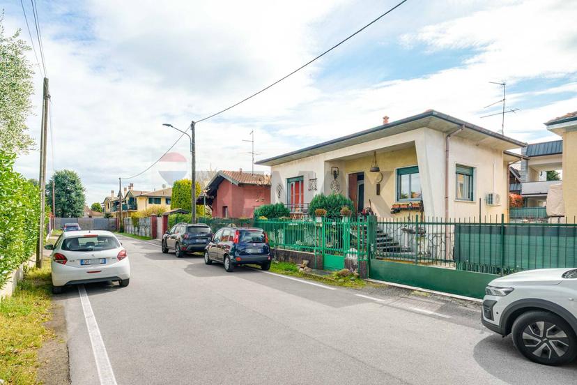 Villa in Via Volta 36, Cerro Maggiore — foto 3 di 5