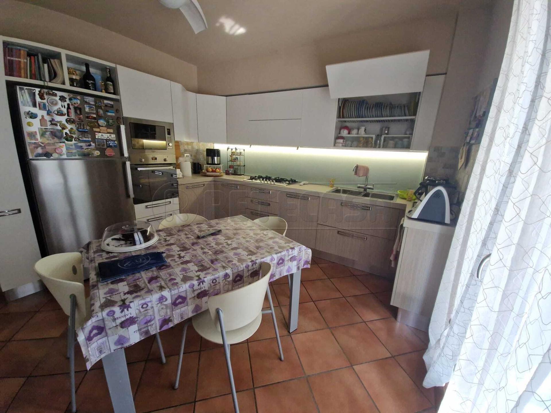 Villa a schiera in Via Ugo Fornasari, Castelvetro Piacentino