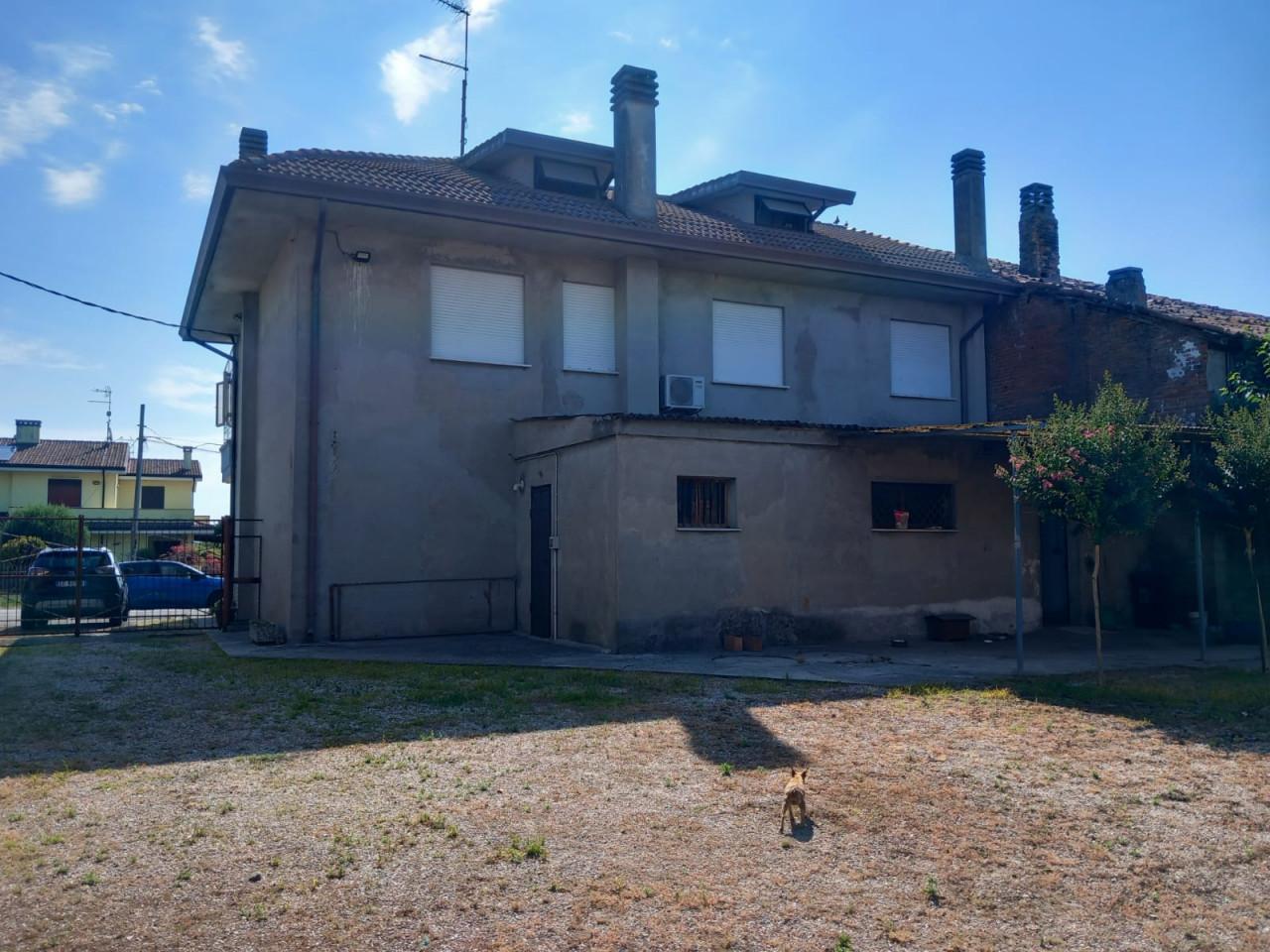 Villa, Lusia