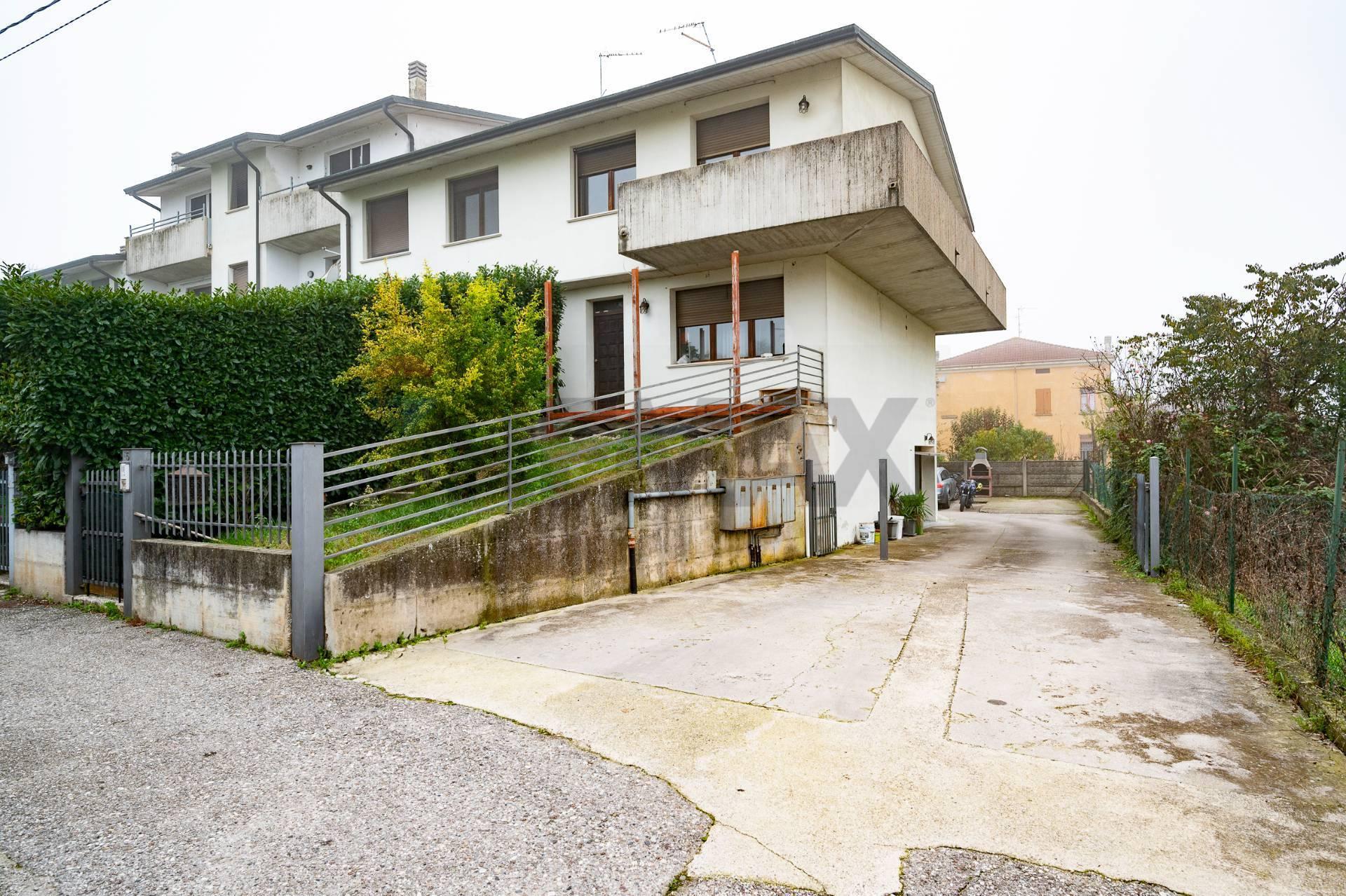Villa a schiera in Via XXIV Aprile 85, Sustinente
