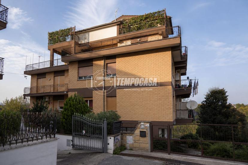 Attico in Via Fosso del Poggio 138, Roma