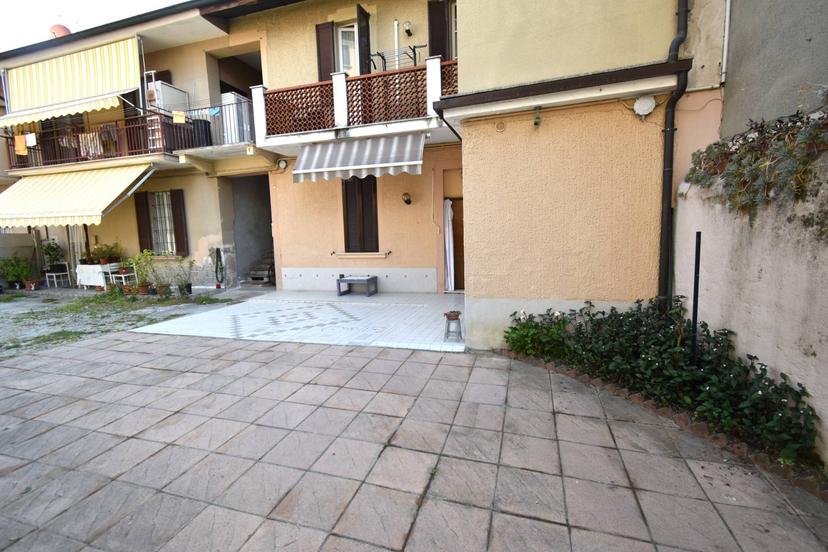 Bilocale in Via Obizzone 18, Bernareggio — foto 2 di 5