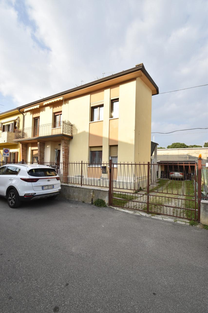 Villa in Via Girolamo Barbieri 12, Bussolengo