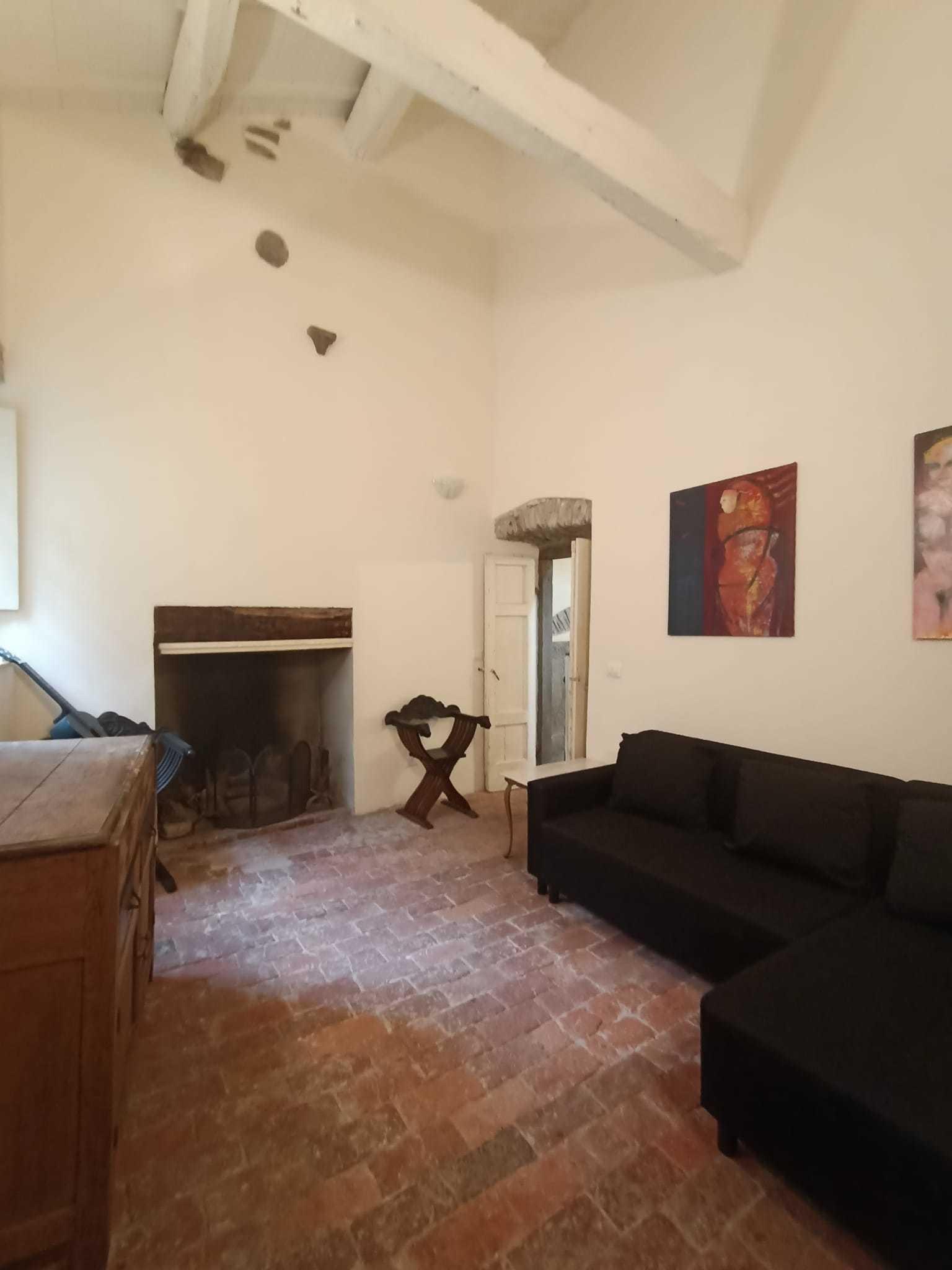 Villa a schiera, Pontremoli