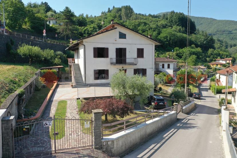 Villa in Via Vandelli 2, Camporgiano — foto 3 di 5