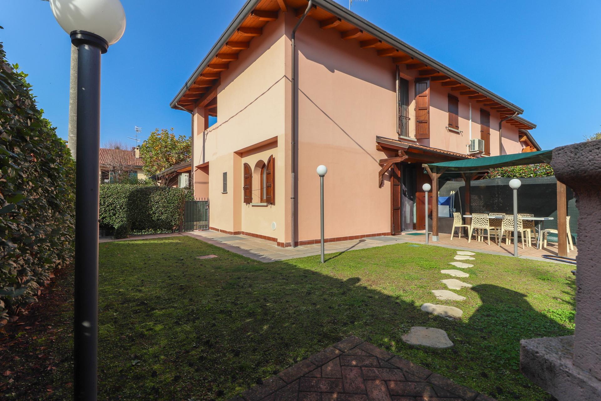 Villa a schiera in Via XXV Aprile 13, Monte San Pietro