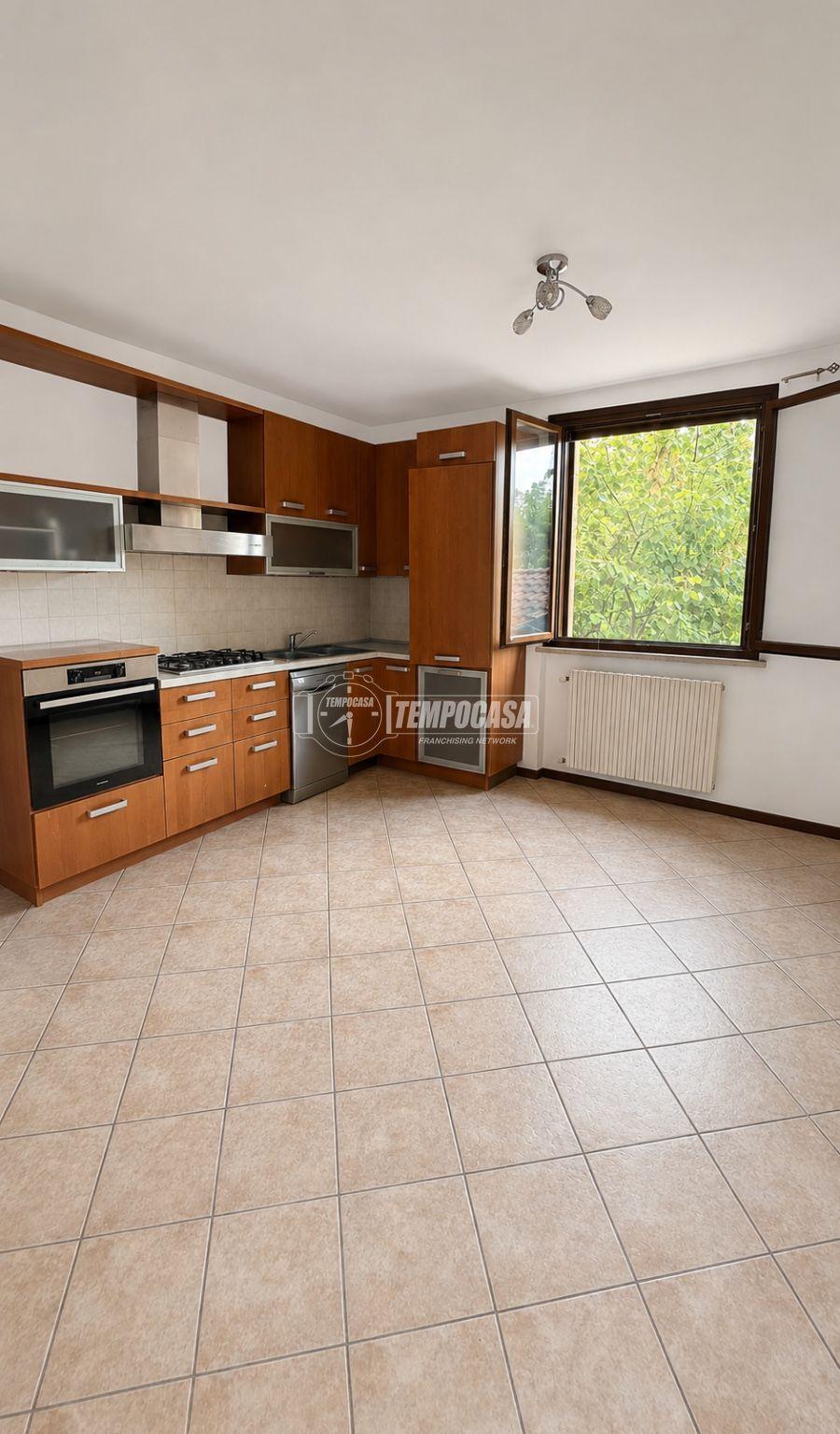 Trilocale in Via Contrada 2/B, Correggio