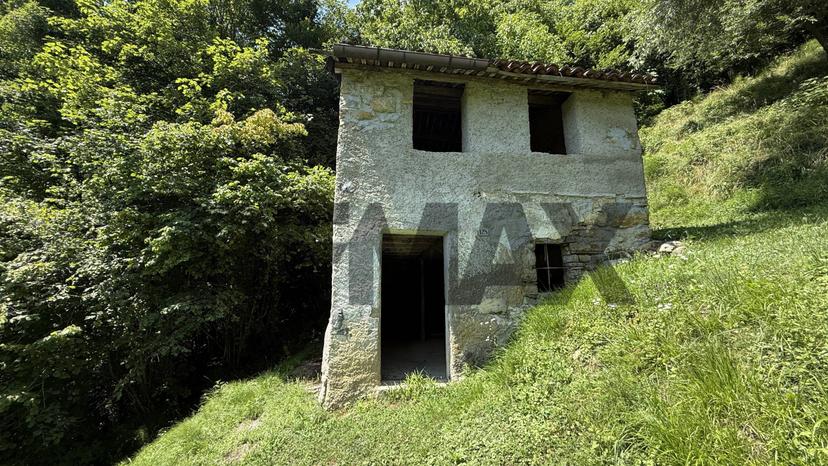 Abitazione tipica in Via Rovaia Snc, Belluno — foto 4 di 5