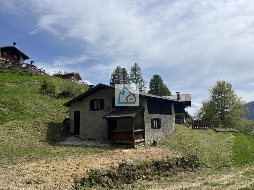 Baita in Val di Daone, Località Varassone, Valdaone — foto 3 di 5