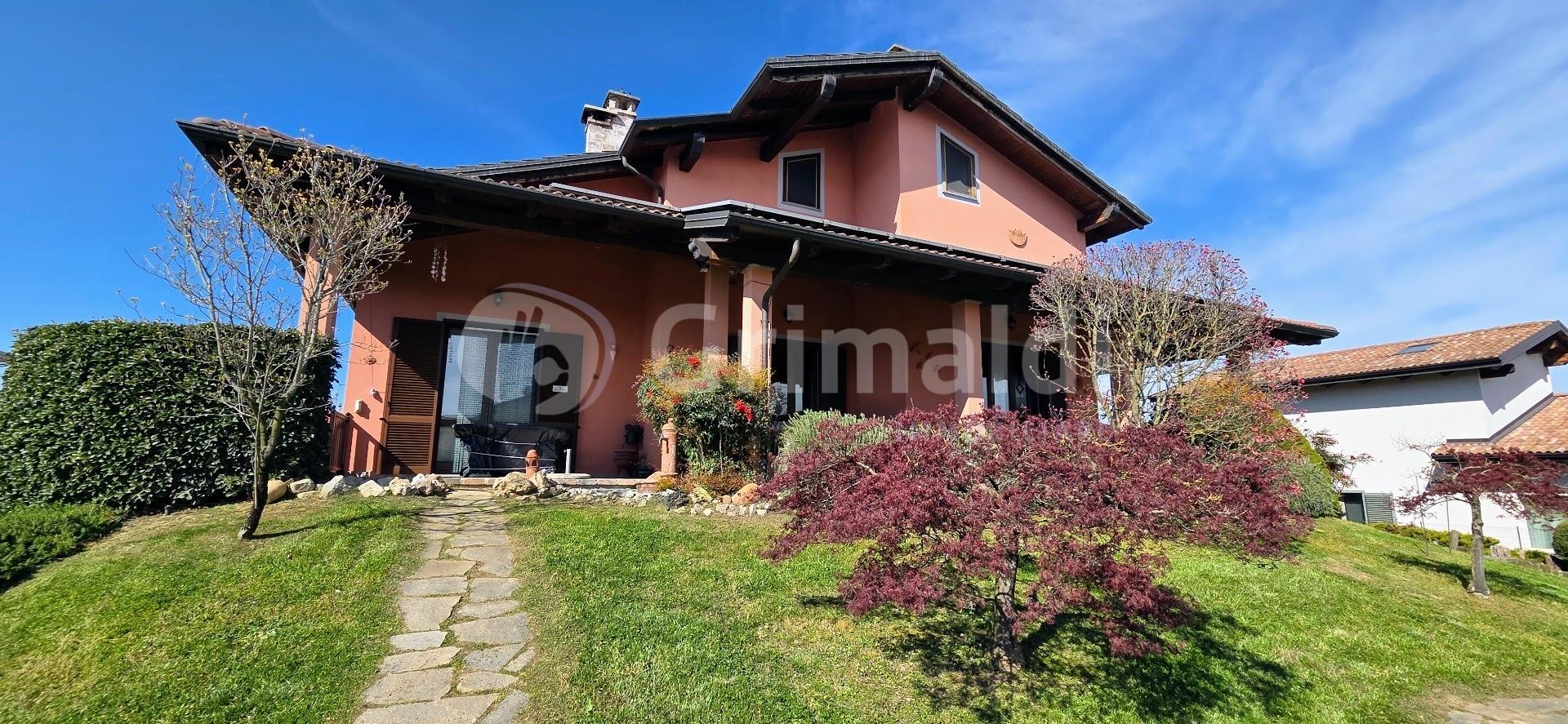 Villa, Pezzana