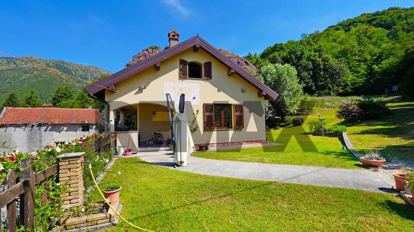 Villa in Via Caduti di Cravasco 18a, Campomorone