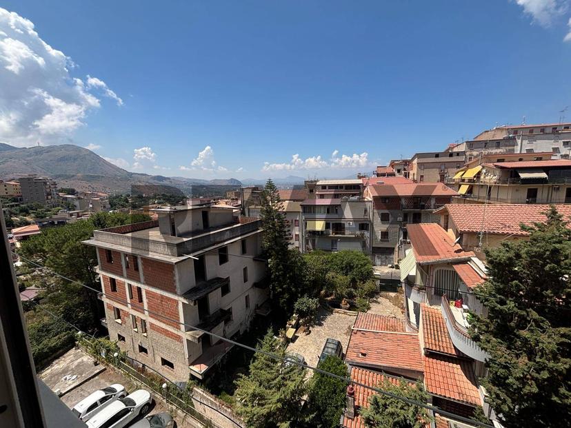 Quadrilocale in Madre Teresa di Calcutta 8, Montelepre — foto 2 di 5