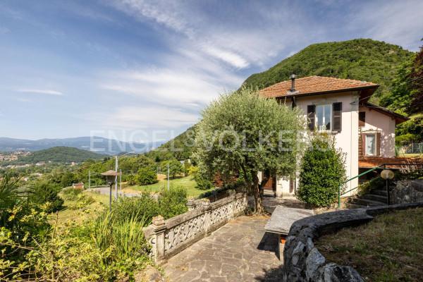 Villa in Via Vararo 53, Cittiglio