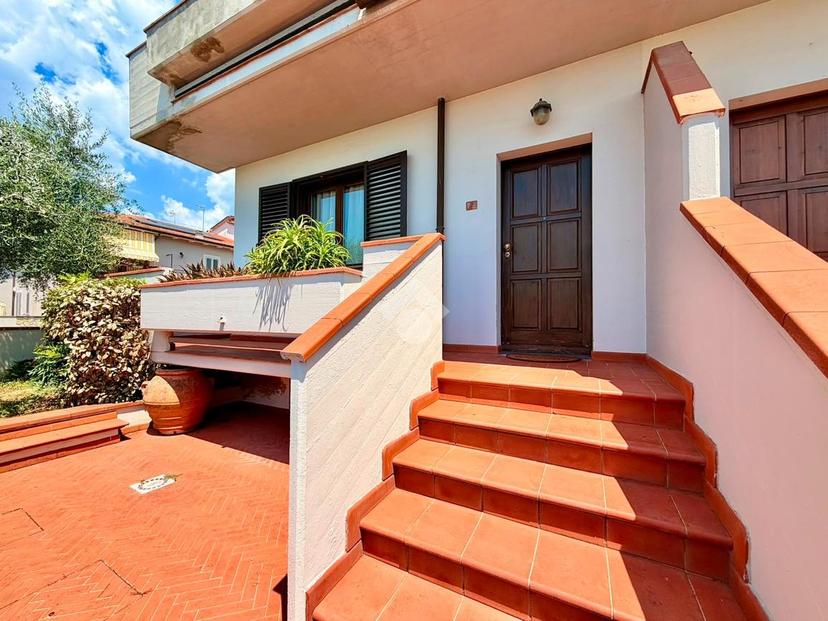 Casa indipendente in Via Giosuè Carducci 24, Montemurlo — foto 4 di 5