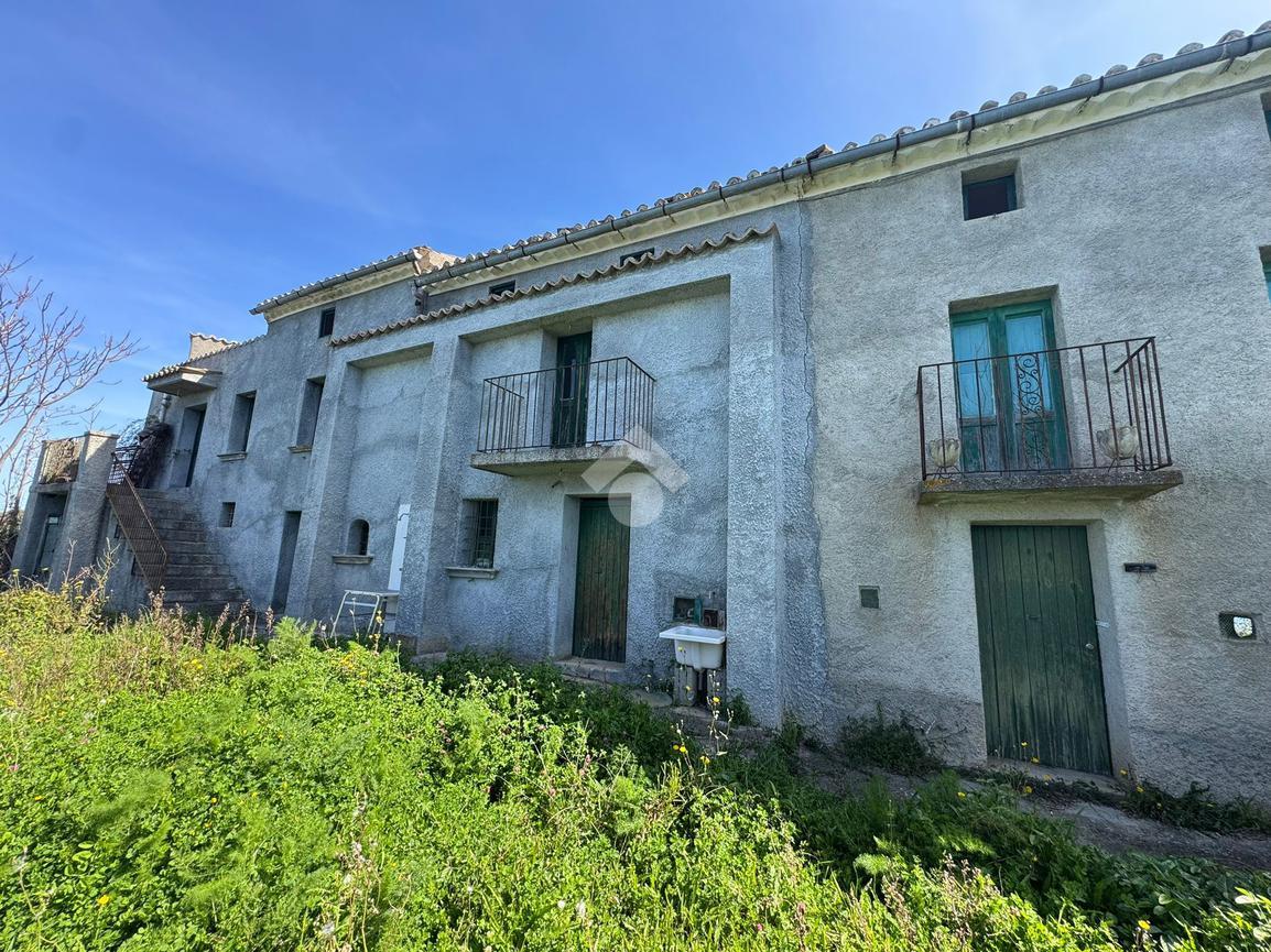 Casa indipendente in Località Santa Barbara, Belmonte Calabro