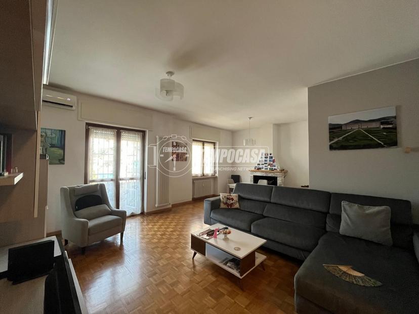 Bilocale in Viale Cesare Battisti 24, Vedano al Lambro — foto 3 di 5