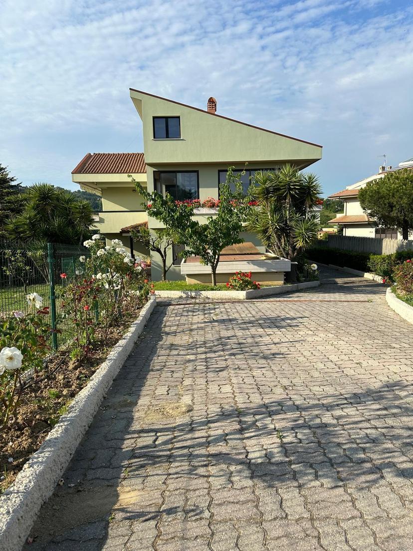 Villa in Via Colle della Vecchia, Montesilvano — foto 2 di 5