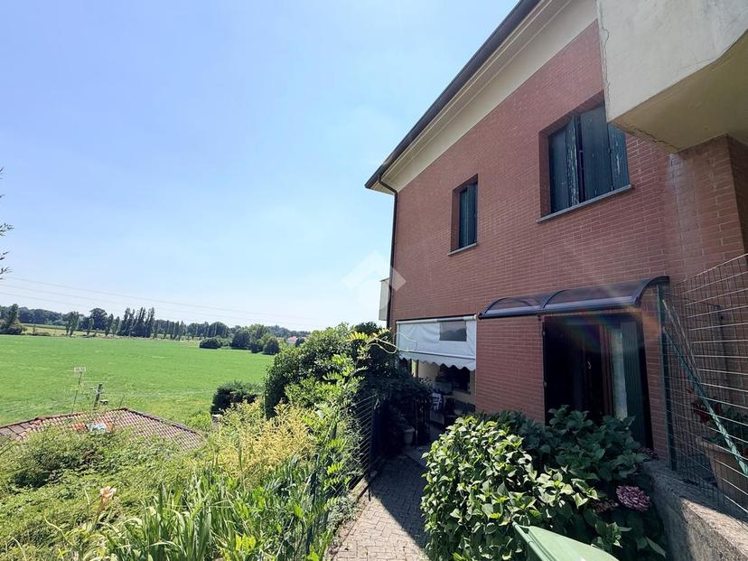 Villa a schiera in Via da Verazzano 10, Carate Brianza