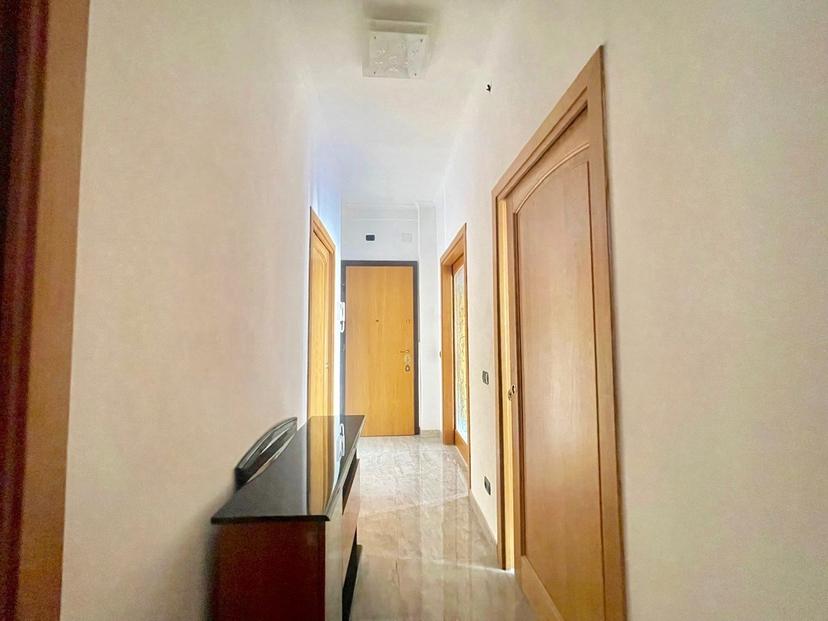 Bilocale in Via delle Baleari 3, Roma