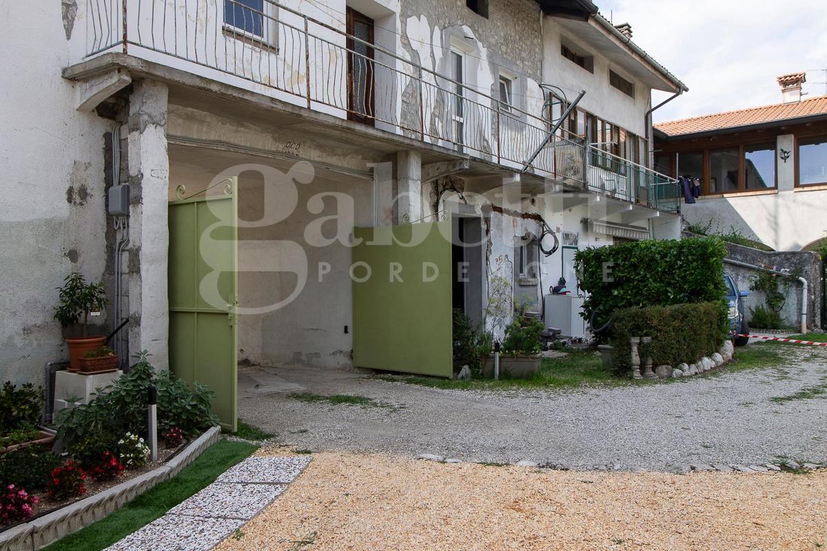 Villa a schiera in Via Maggiore 8, Aviano