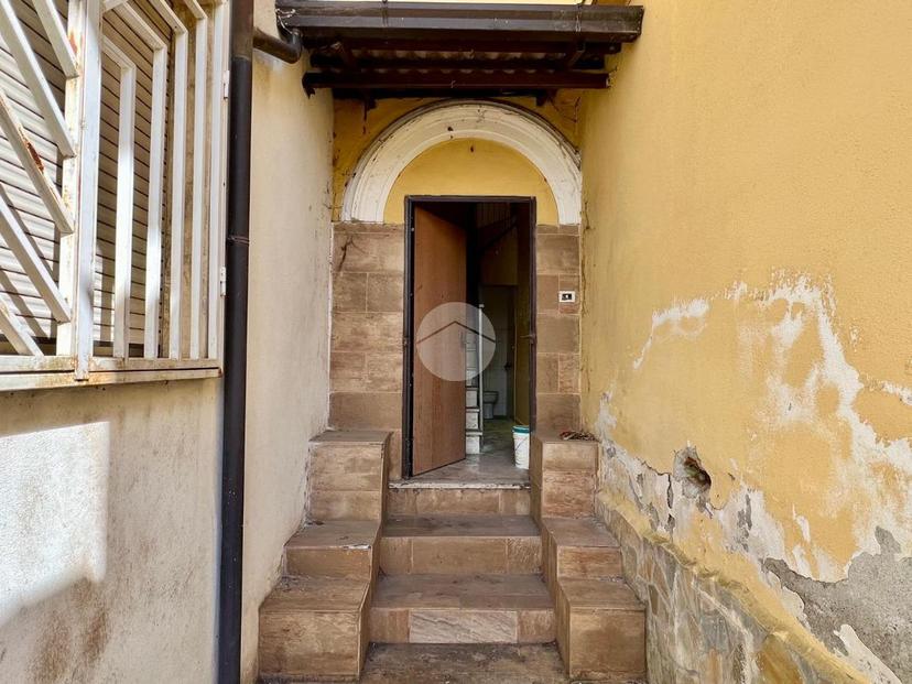 Casa indipendente in Via Sant'Antonio dell'Orto, Cosenza — foto 2 di 5