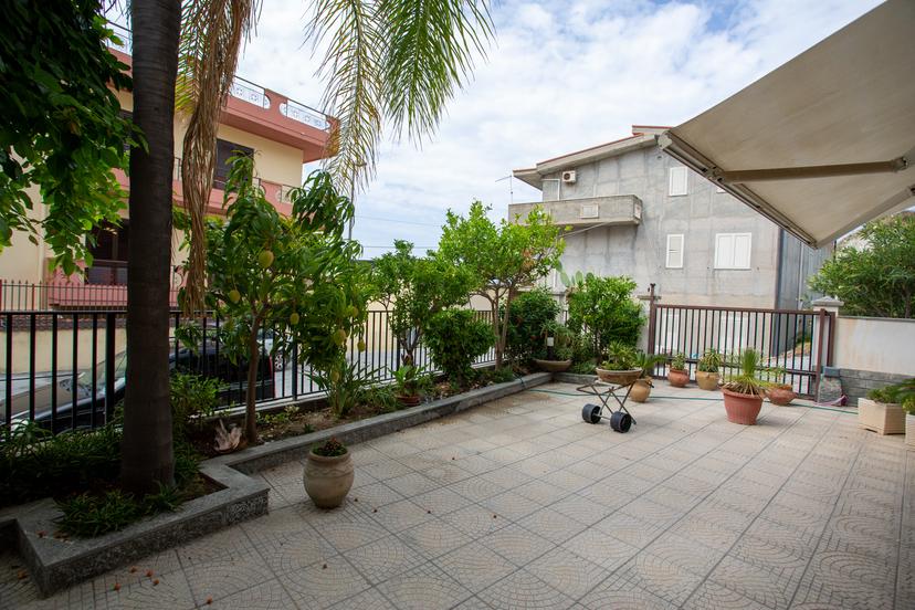 Casa indipendente in Viale Aldo Moro 5, Bova Marina — foto 2 di 5