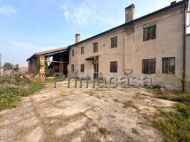 Casa indipendente in Corso della Vittoria 2, Legnago