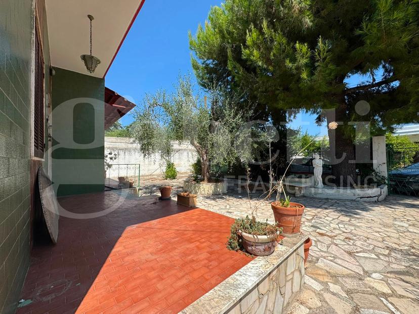 Villa in II Trav Via Capitaneo, Bari