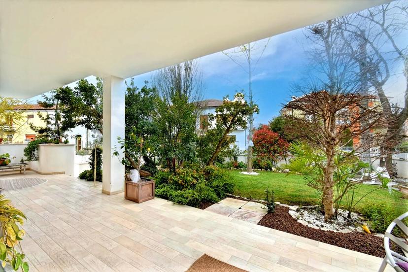 Villa unifamiliare in Via Veclezio, Forlì — foto 2 di 5