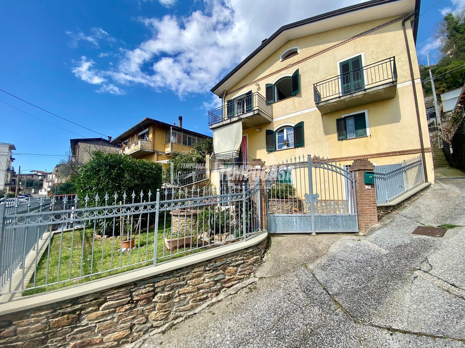 Casa indipendente in Via della Resistenza 74, Montignoso