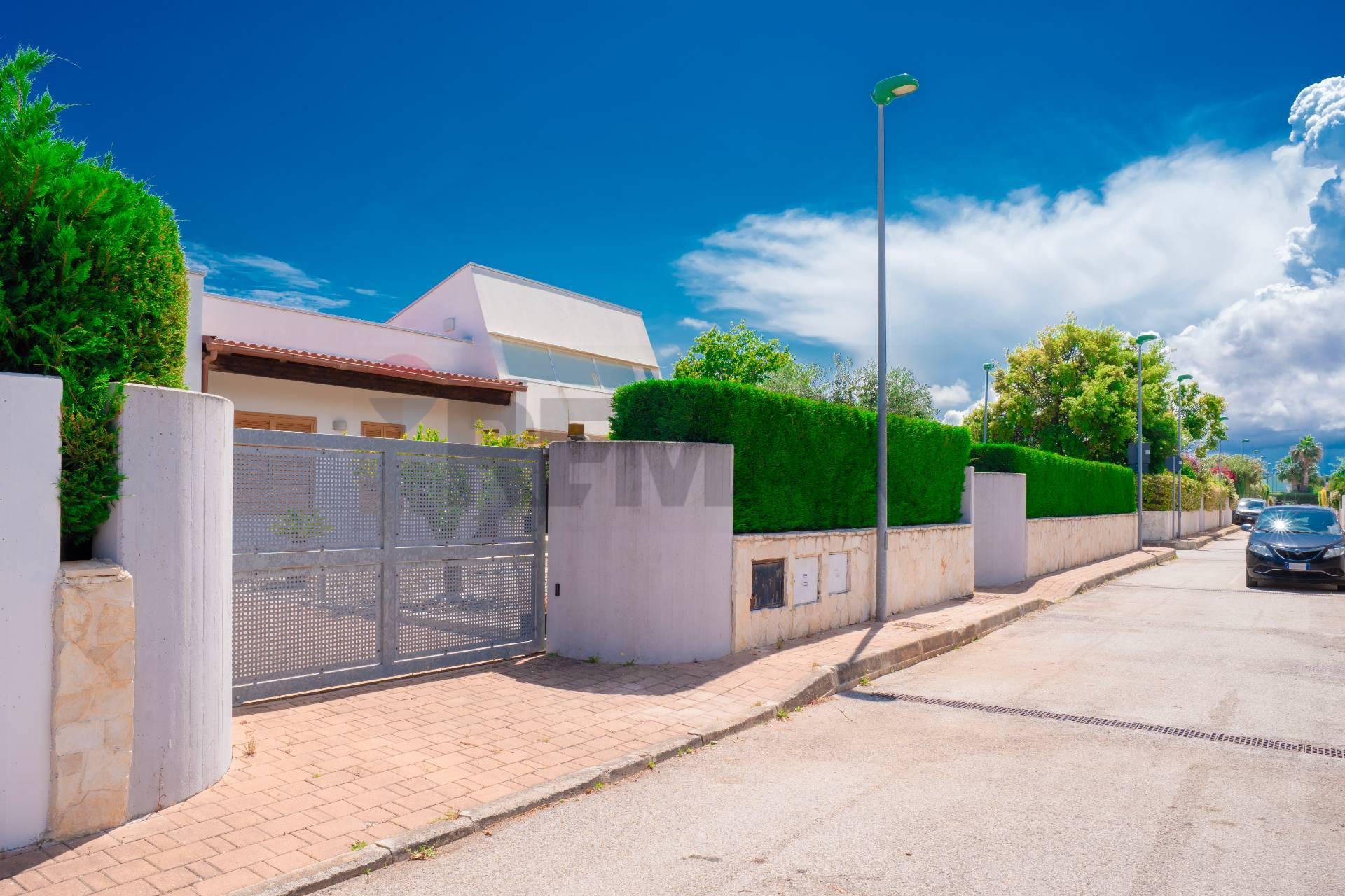 Villa a schiera in Contrada Grottole Snc, Polignano a Mare
