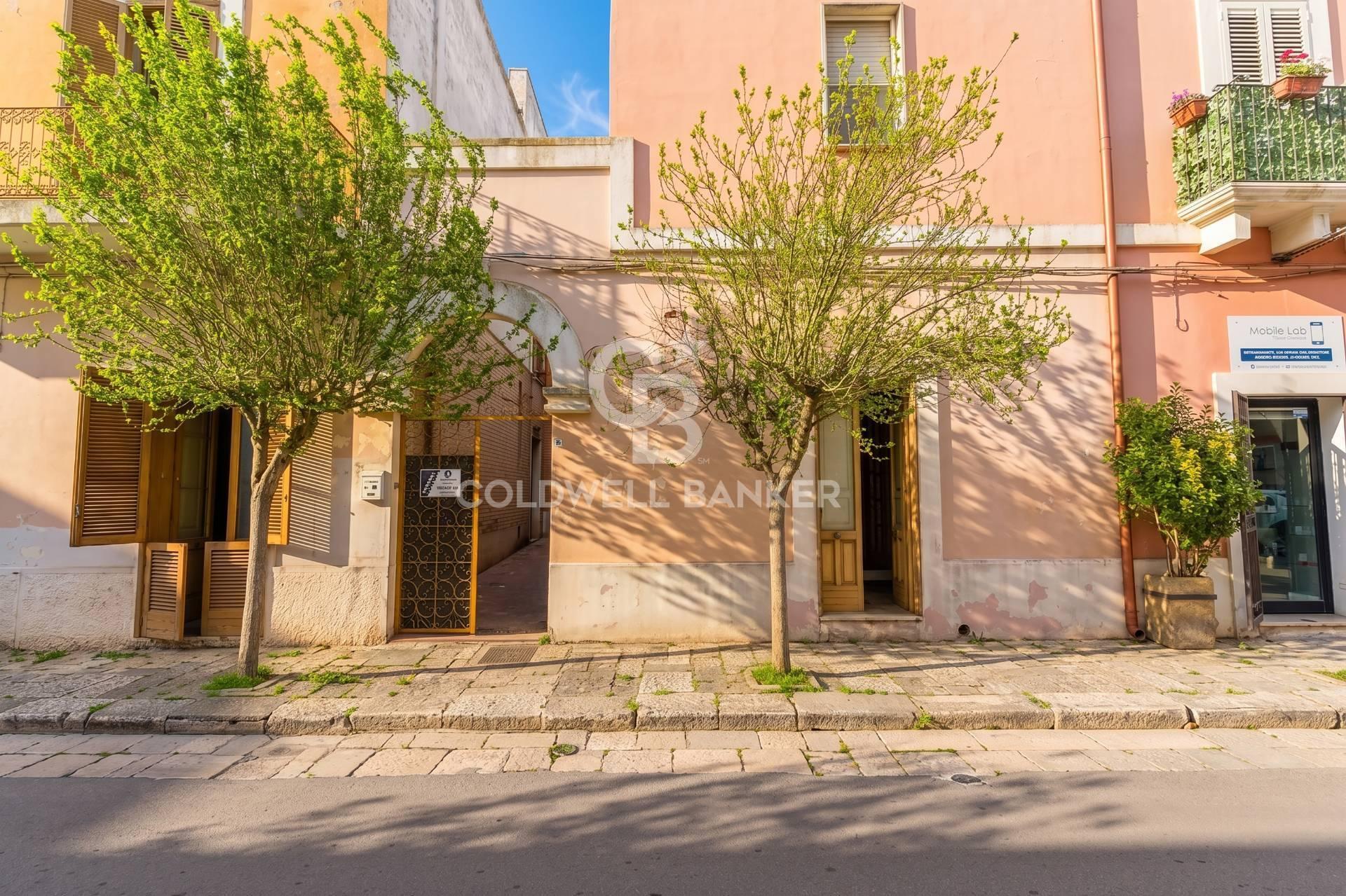 Casa indipendente in Via Croce, Campi Salentina